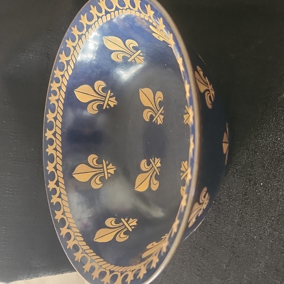 Dining Vintage Fleur De Lis Navy And Blue Fruit Bowl No Chips Or Crack Poshmark